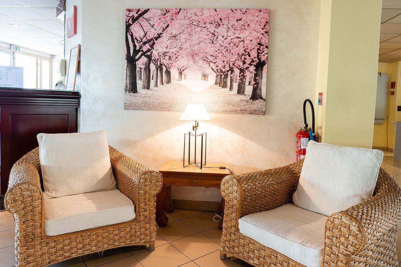 Adonis Cannes - Thomas Hotel 3*