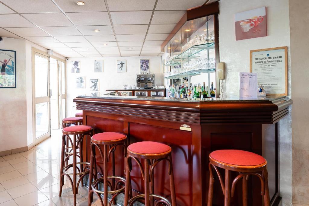 Adonis Cannes - Thomas 3* Le Cannet