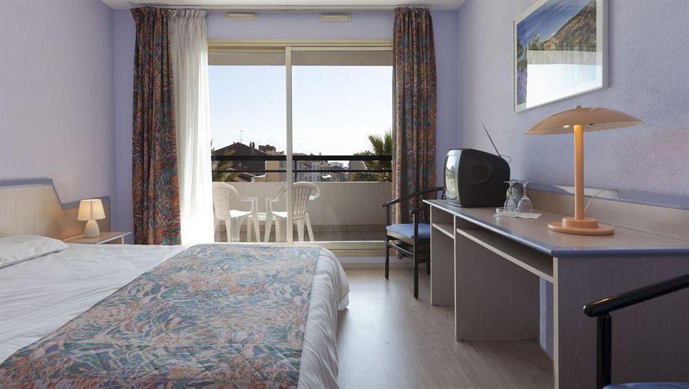 Adonis Cannes - Thomas 3*